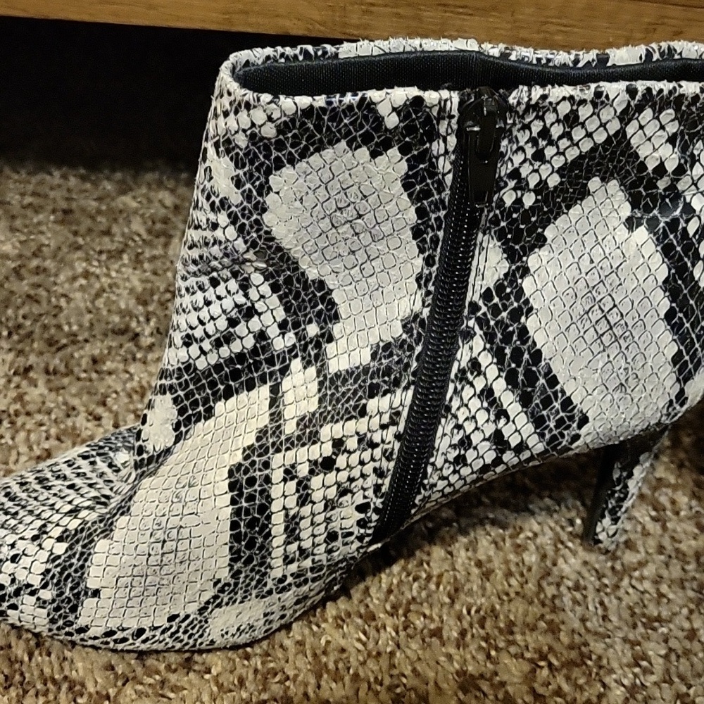 Snakeskin Ankle Boots side zip size 7 - Picture 6 of 11